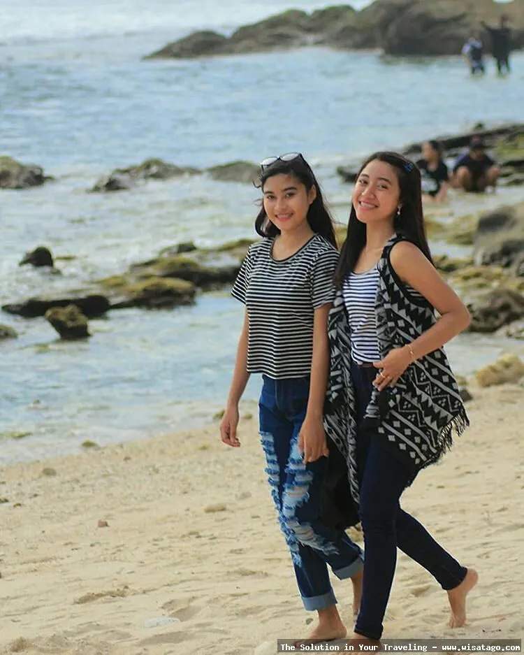Wisata Pantai Wediombo Gunungkidul yang indah