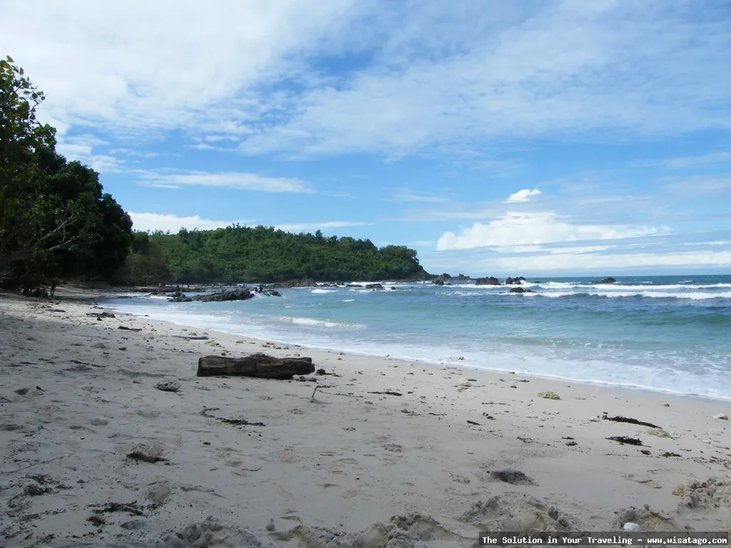 wisata Pantai Wediombo Gunungkidul eksotis memukau