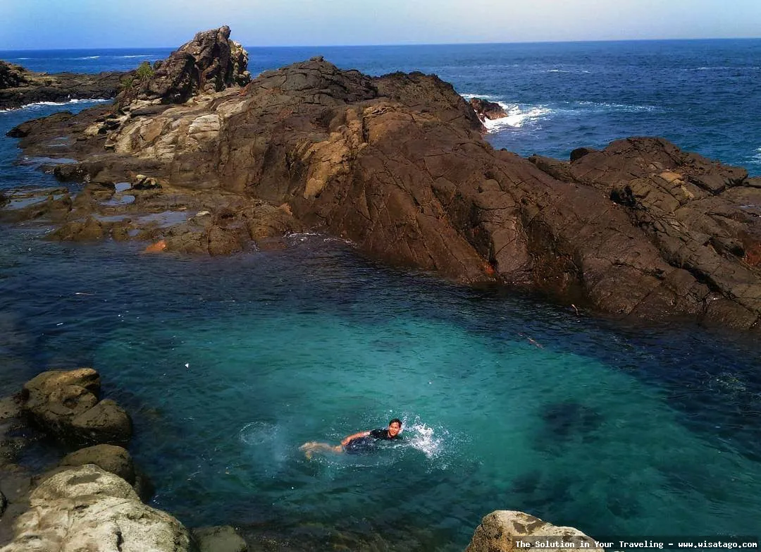Wisata Pantai Wediombo Gunungkidul yang mempesona
