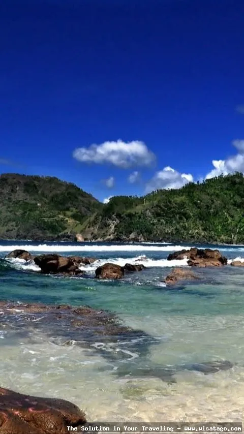 Wisata Pantai Wediombo Gunungkidul yang mempesona