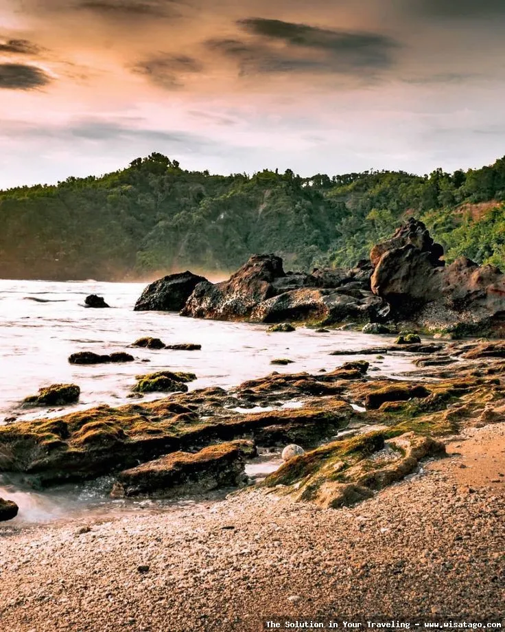 wisata Pantai Wediombo Gunungkidul yang indah