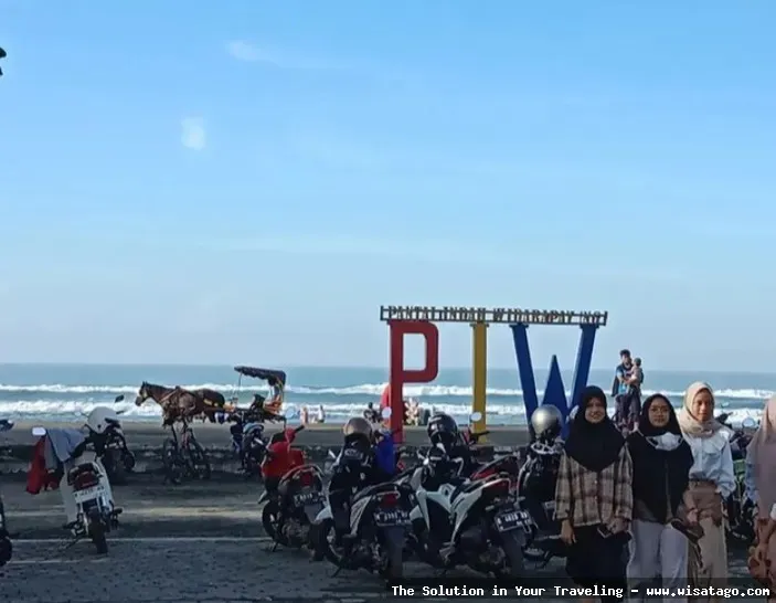 wisata Pantai Widarapayung yang mempesona
