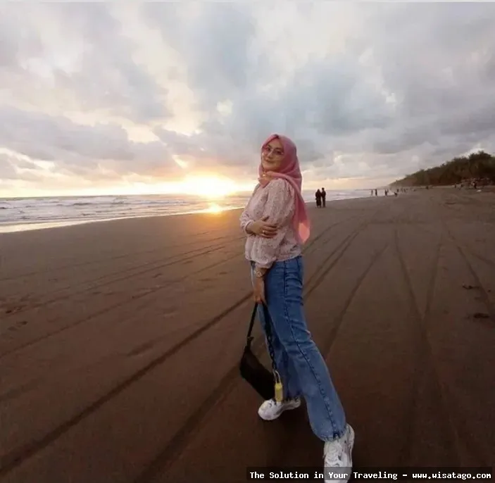 wisata Pantai Widarapayung yang memesona