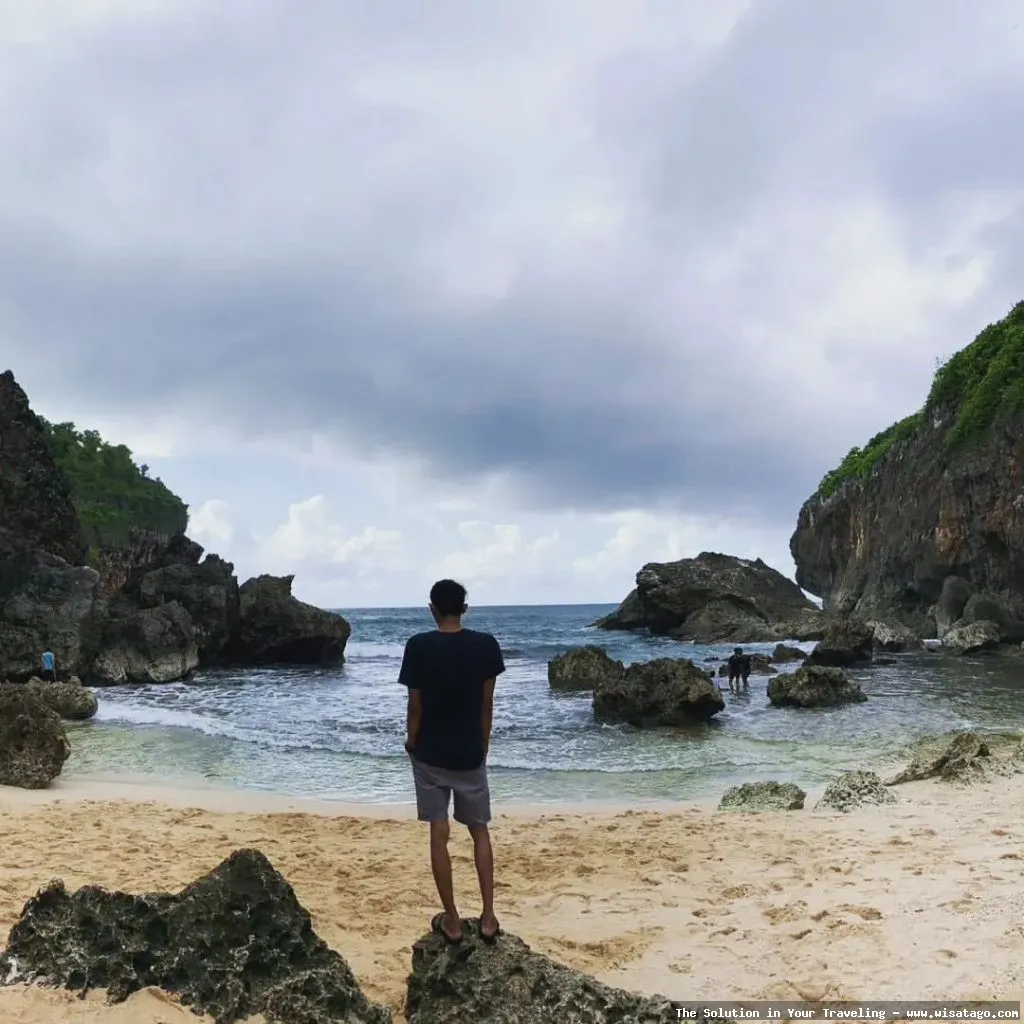 wisata Pantai Wohkudu yang menawan