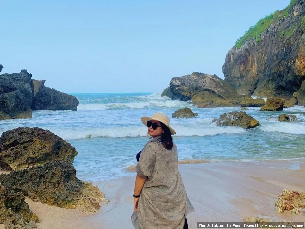 wisata Pantai Wohkudu yang menawan