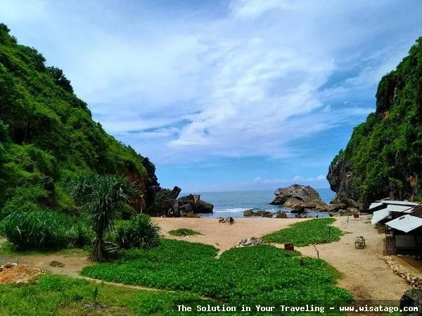 wisata Pantai Wohkudu yang menawan