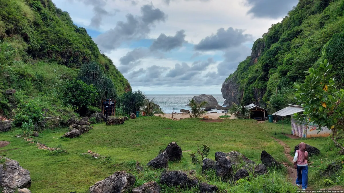 wisata Pantai Wohkudu yang menawan