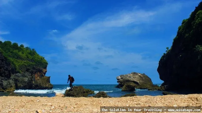 Wisata Pantai Wohkudu yang mempesona