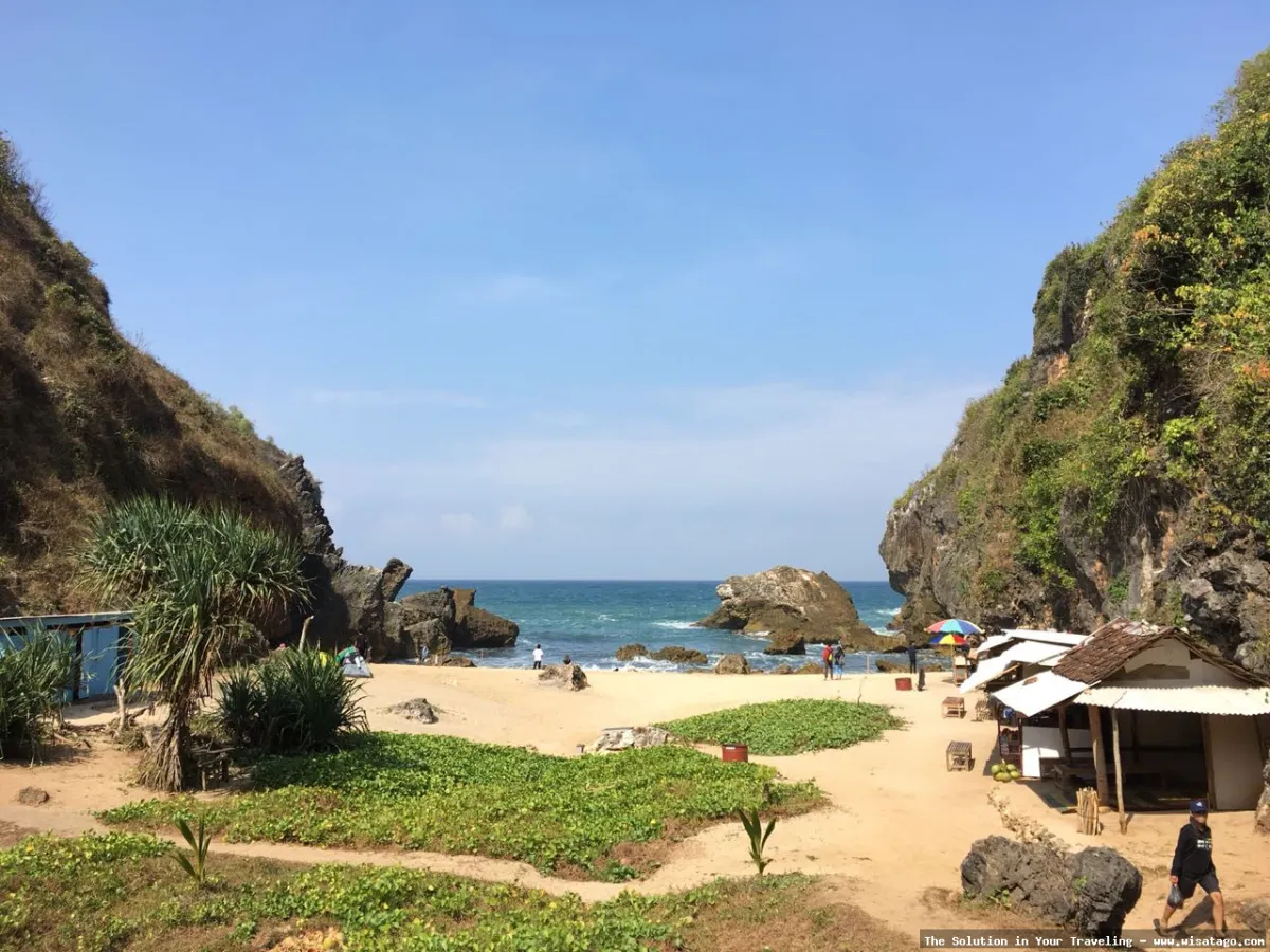 wisata Pantai Wohkudu yang menawan