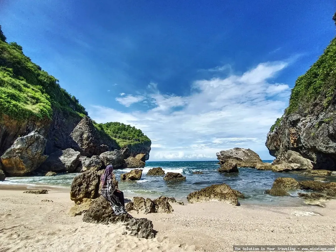 wisata Pantai Wohkudu yang menawan