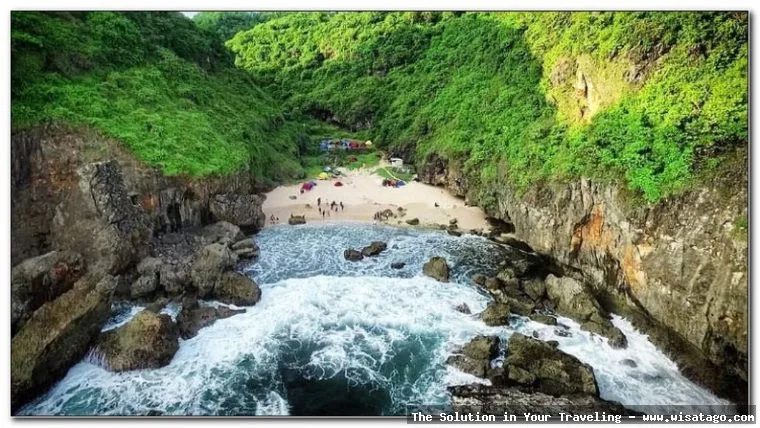 wisata Pantai Wohkudu yang menawan