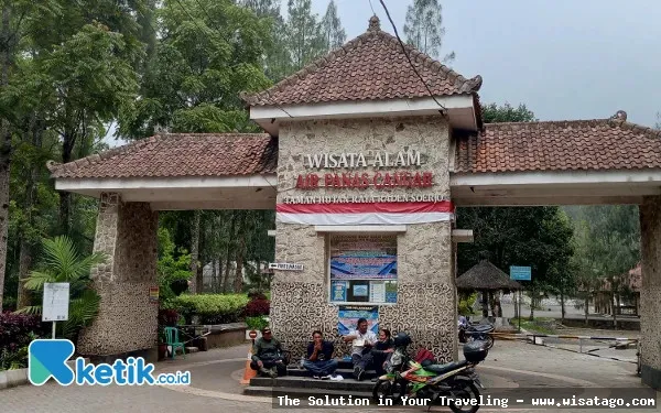 Pemandangan wisata Pemandian Air Panas Cangar