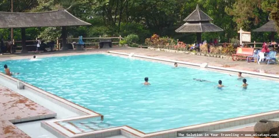 Wisata Pemandian Air Panas Songgoriti alami