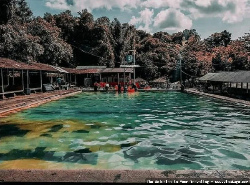 Wisata Pemandian Air Panas Songgoriti segar