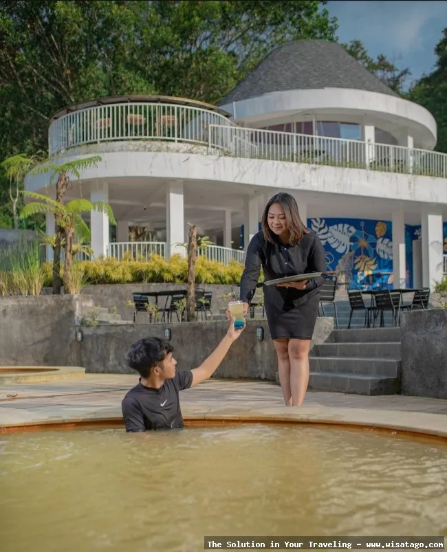 Wisata Pemandian Air Panas Songgoriti alami