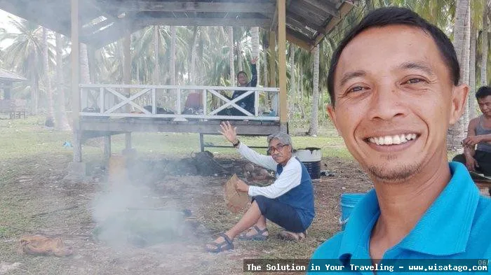 Berikut beberapa pilihan alt text yang sesuai dengan ketentuan:  wisata Pulau Ayam yang menawan  Wisata Pulau Ayam, liburan eksotis  Pesona wisata Pulau Ayam terkini  Indahnya wisata Pulau Ayam  Wisata Pulau Ayam: surga tersembunyi