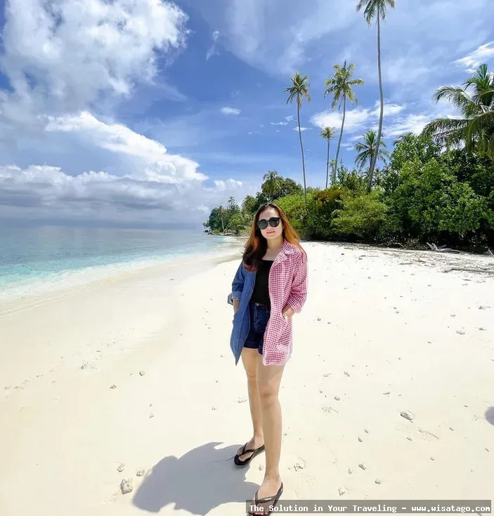 wisata Pulau Biawak Indramayu Jabar menawan