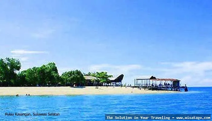 Wisata Pulau Kayangan yang mempesona.