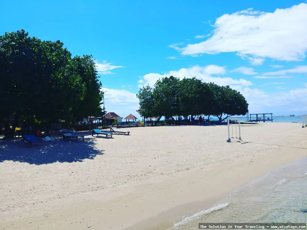 Wisata Pulau Kayangan yang mempesona