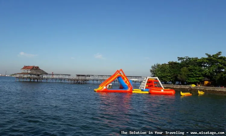 Wisata Pulau Kayangan yang mempesona.