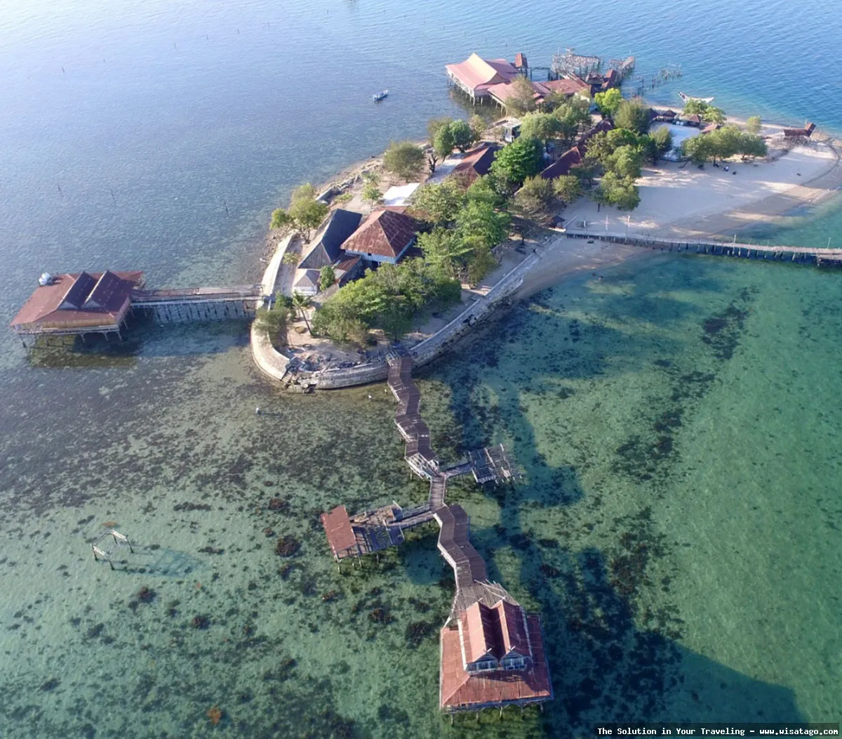 wisata Pulau Kayangan yang mempesona