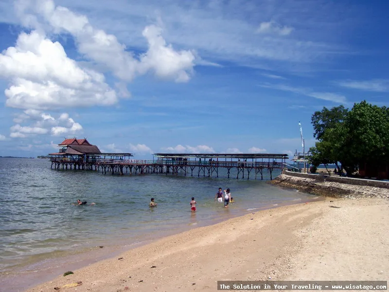 Wisata Pulau Kayangan yang memukau