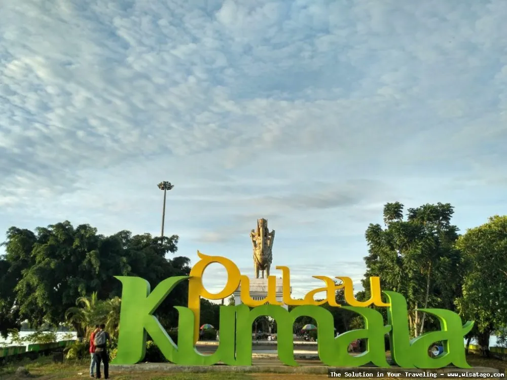 Wisata Pulau Kumala: Keindahan alami.