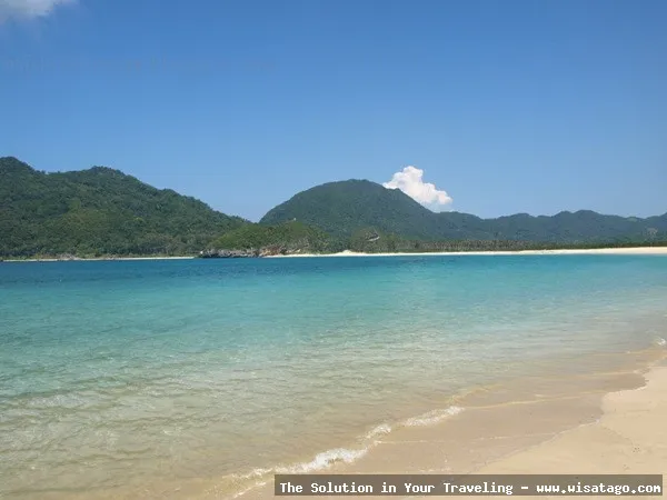 Wisata Pulau Lampu, pantai eksotis.