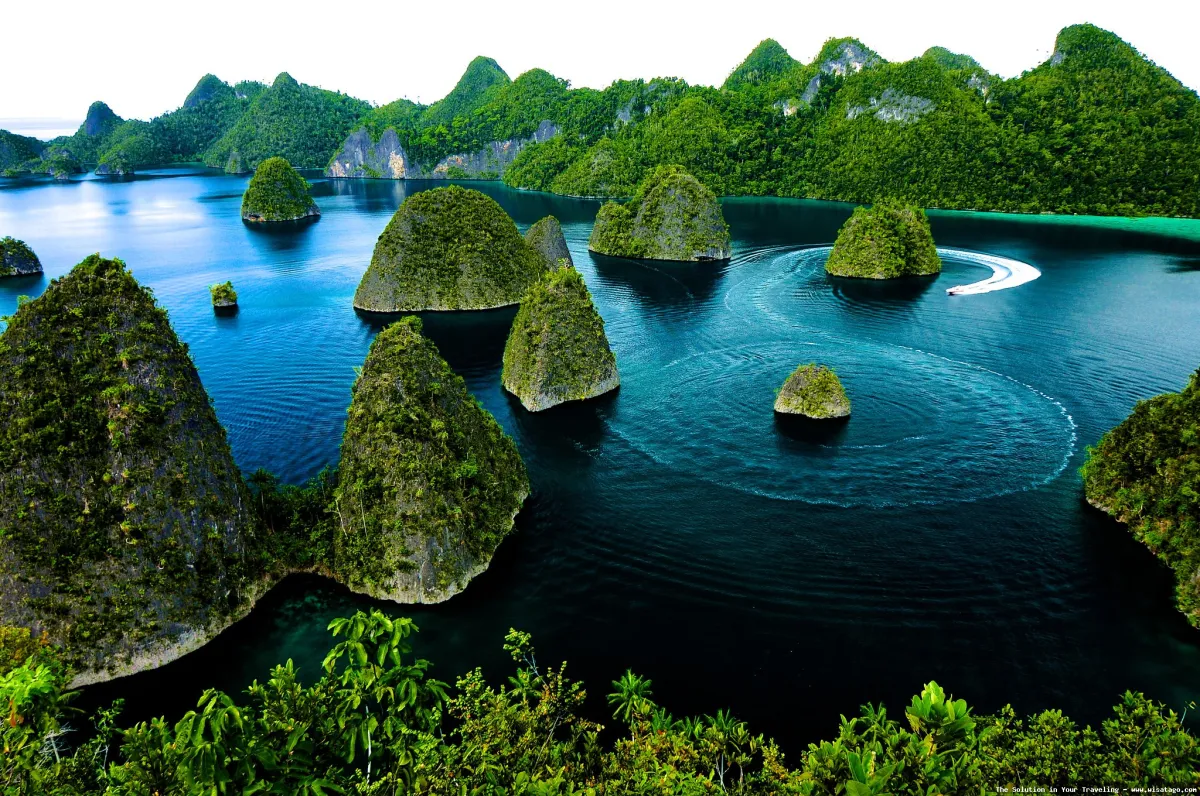 Wisata Pulau Laut, pantai berpasir putih