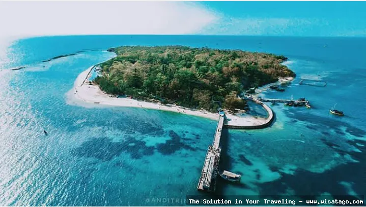Wisata Pulau Panjang dengan pantai indah