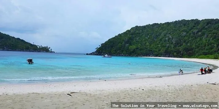 Wisata Pulau Penjalin, pantai yang indah