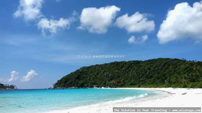 Wisata Pulau Penjalin, pantai yang indah