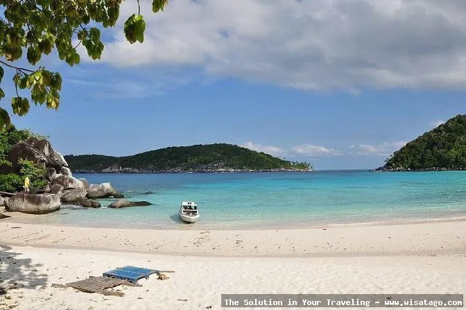 wisata Pulau Penjalin yang mempesona