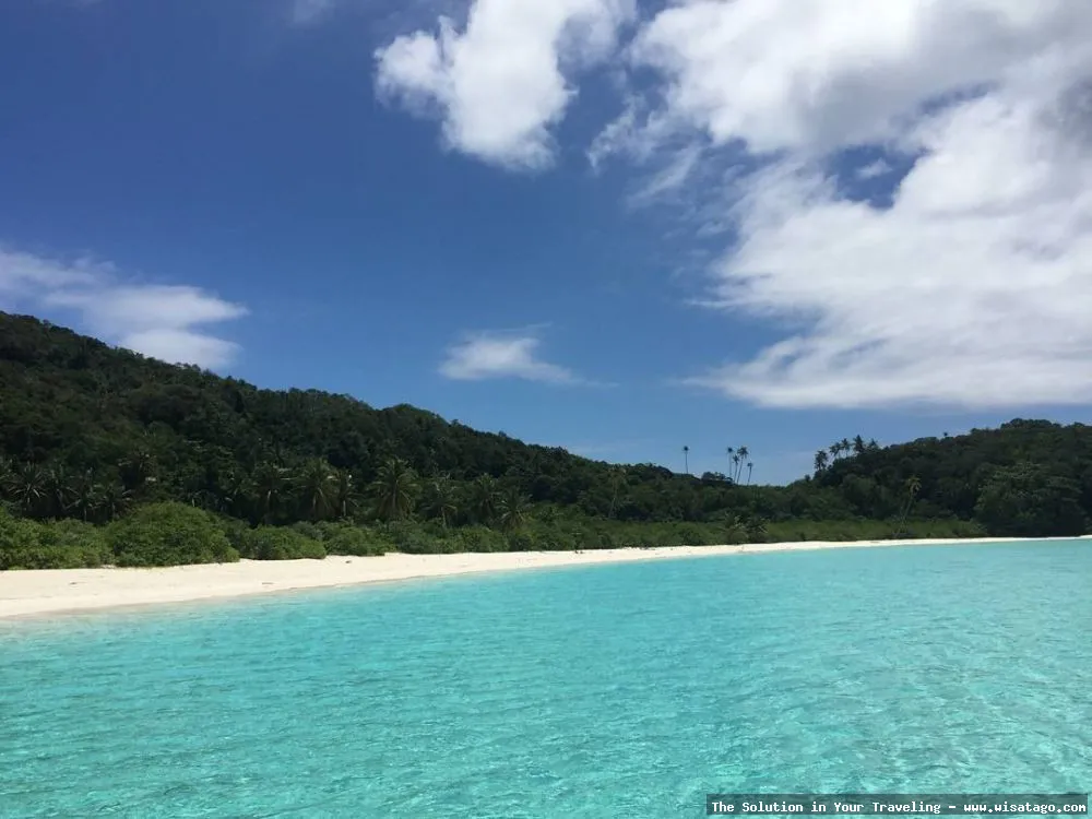 Wisata Pulau Penjalin, pantai yang indah