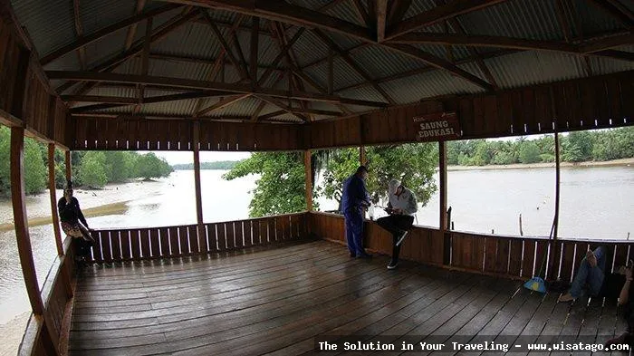 Wisata Pulau Semut yang menawan