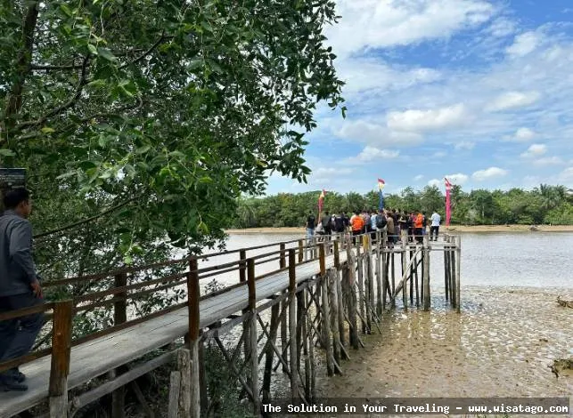 wisata Pulau Semut yang memukau