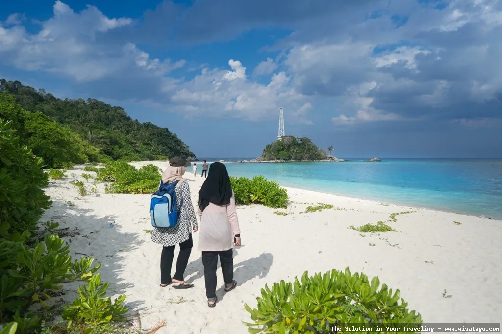 Wisata Pulau Senoa yang memukau