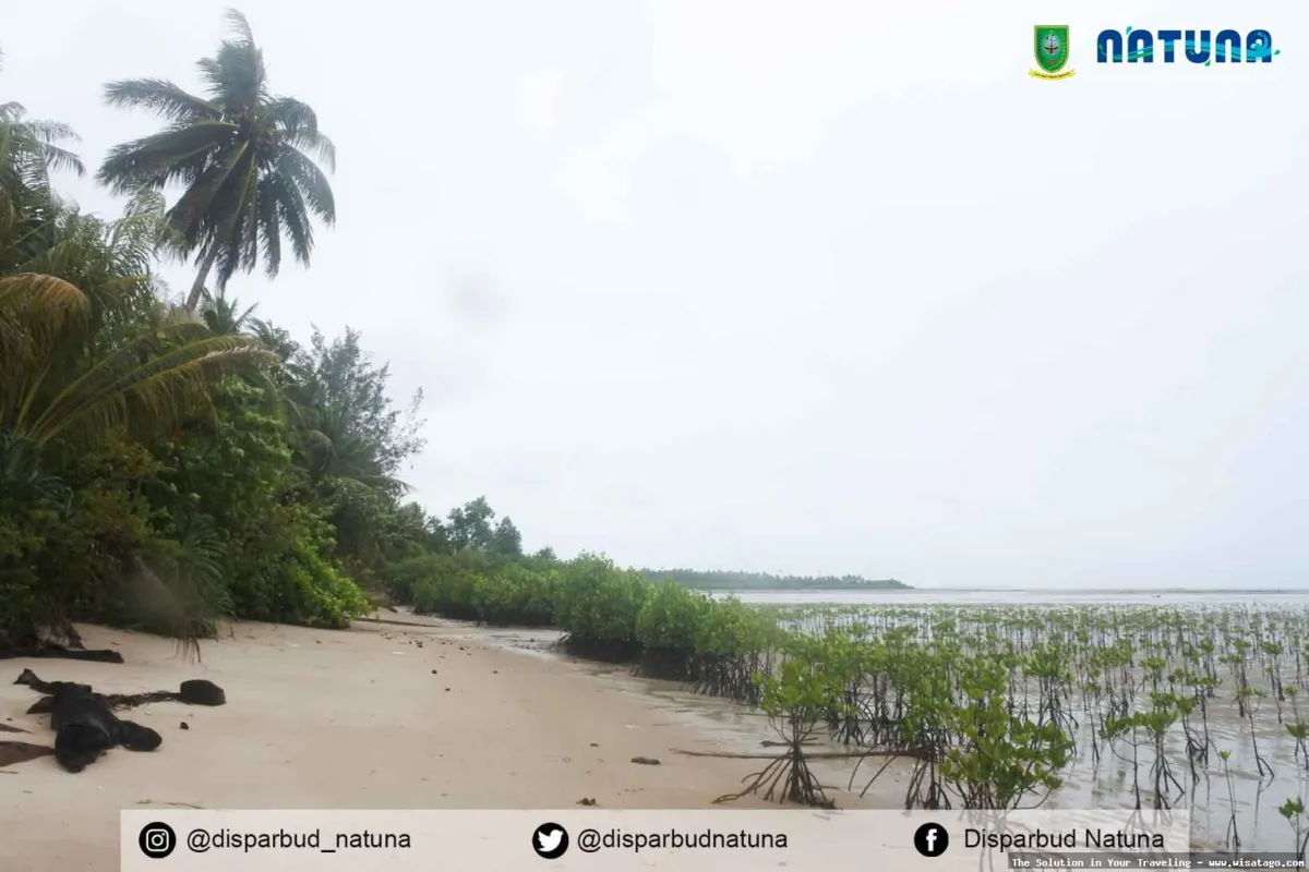 wisata Pulau Subi, pantai yang indah