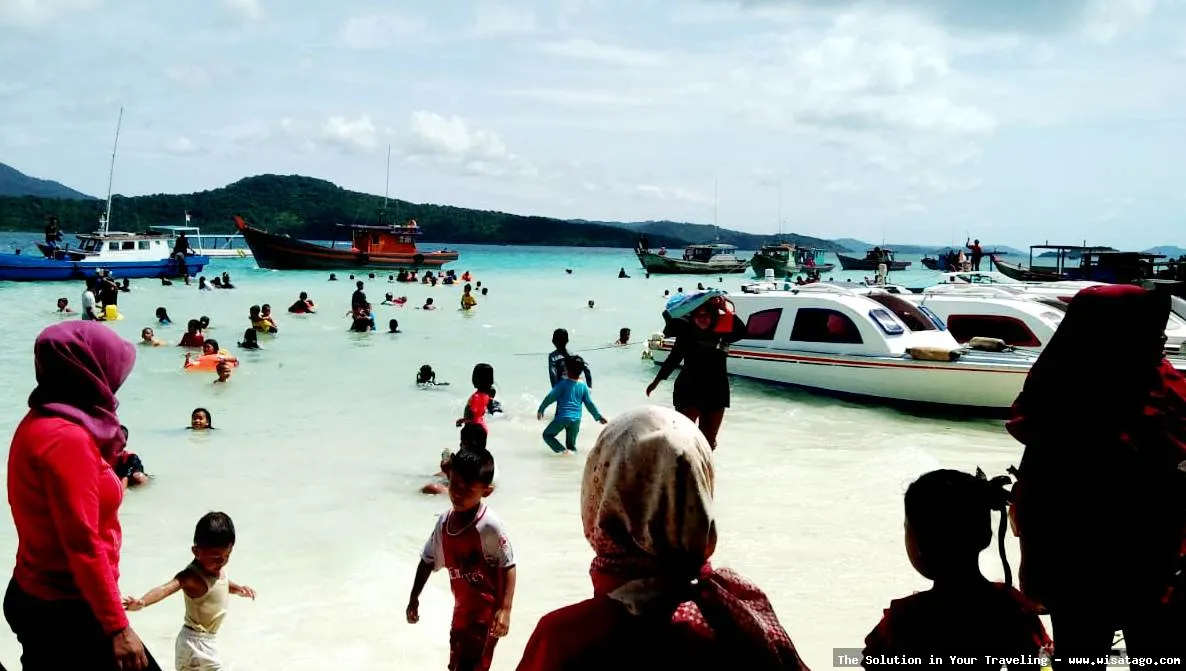 Wisata Pulau Temawan, pantai pasir putih