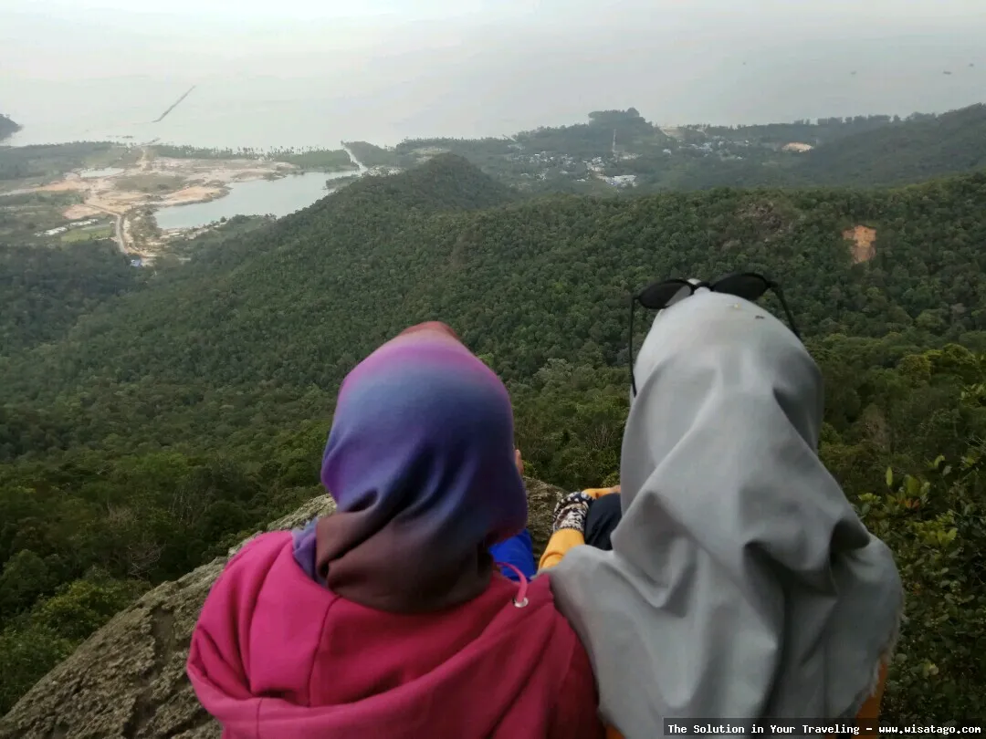 wisata Puncak Gunung Jantan yang indah