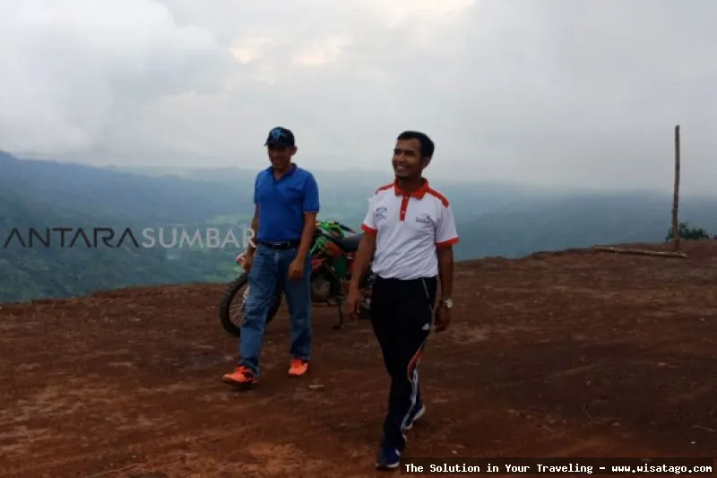 wisata Puncak Gunung Jantan yang indah