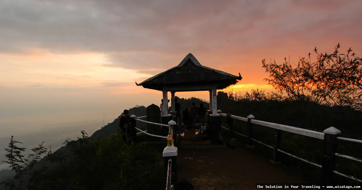wisata Puncak Suroloyo, pemandangan indah