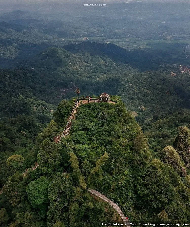 Wisata Puncak Suroloyo, pemandangan memukau