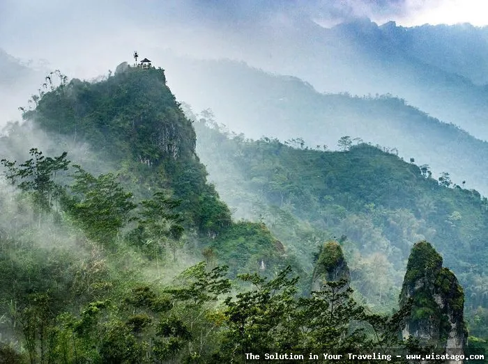 wisata Puncak Suroloyo, pemandangan menakjubkan