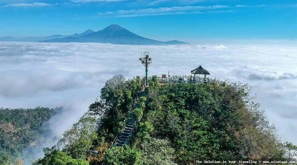 wisata Puncak Suroloyo, pemandangan menakjubkan