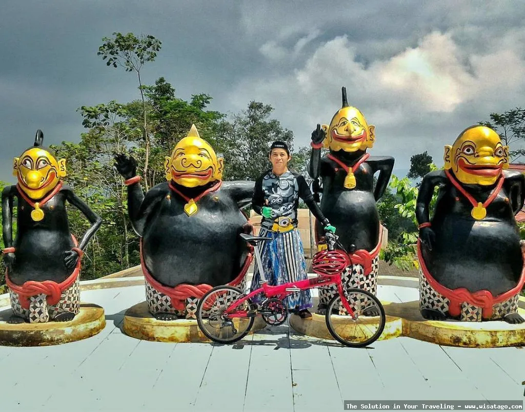 wisata Puncak Suroloyo, pemandangan indah