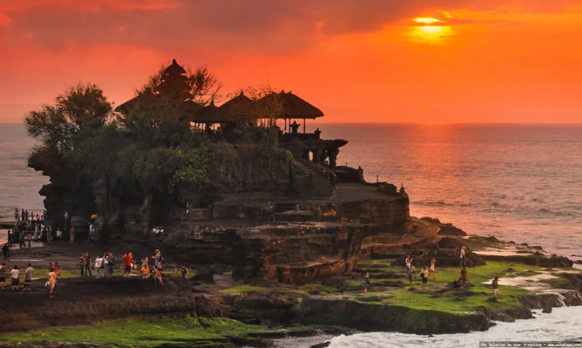 wisata Pura Tanah Lot memukau