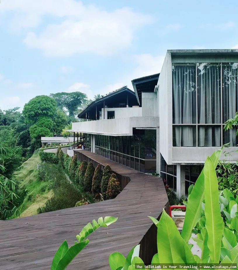 Wisata Secret Garden Village yang memukau