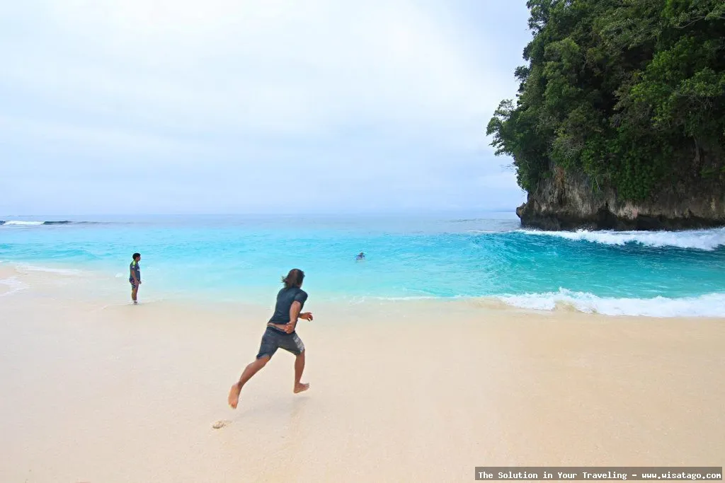 Wisata Simeulu: pantai pasir putih