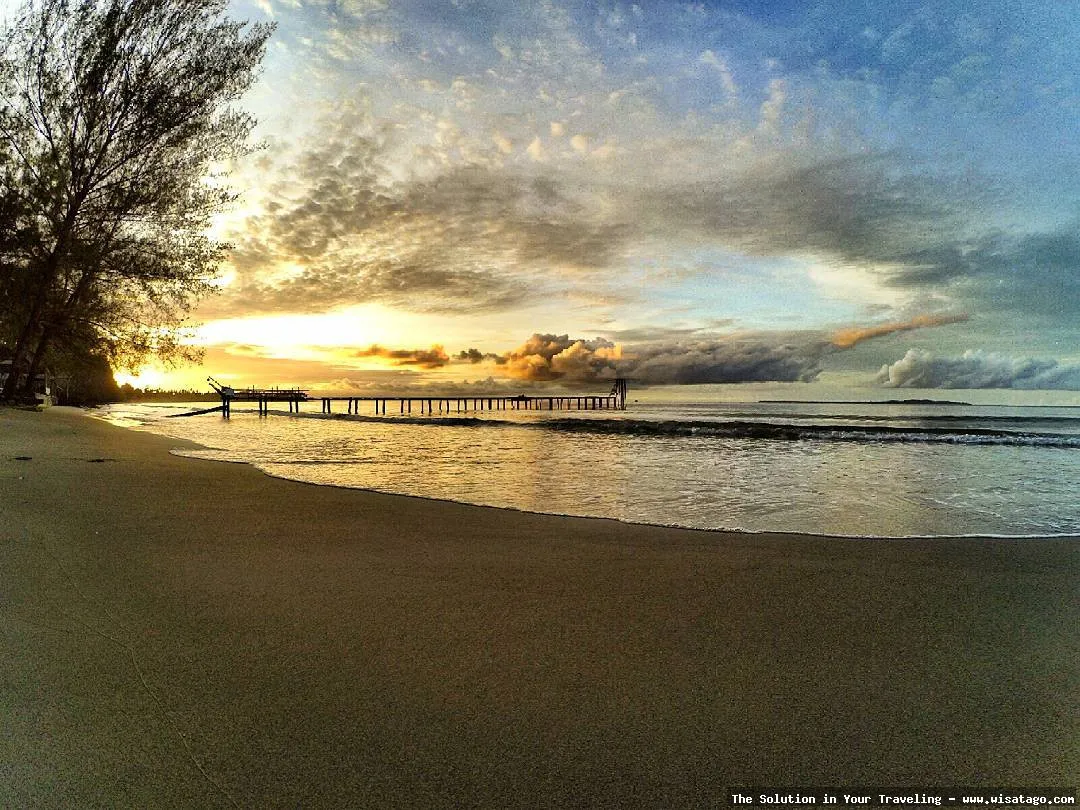 wisata SinabangSimeulueAceh: pantai yang menawan